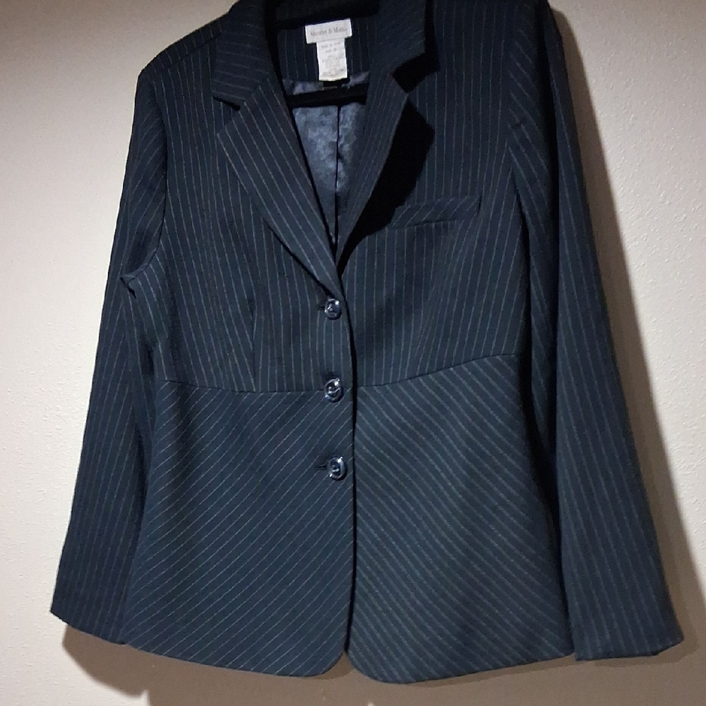 Monroe & Main Women's Charcoal Pinstripe Three-Button Blazer Sz. M